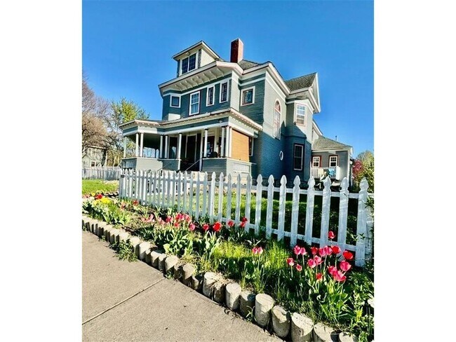 Building Photo - 1464 W Minnehaha Ave