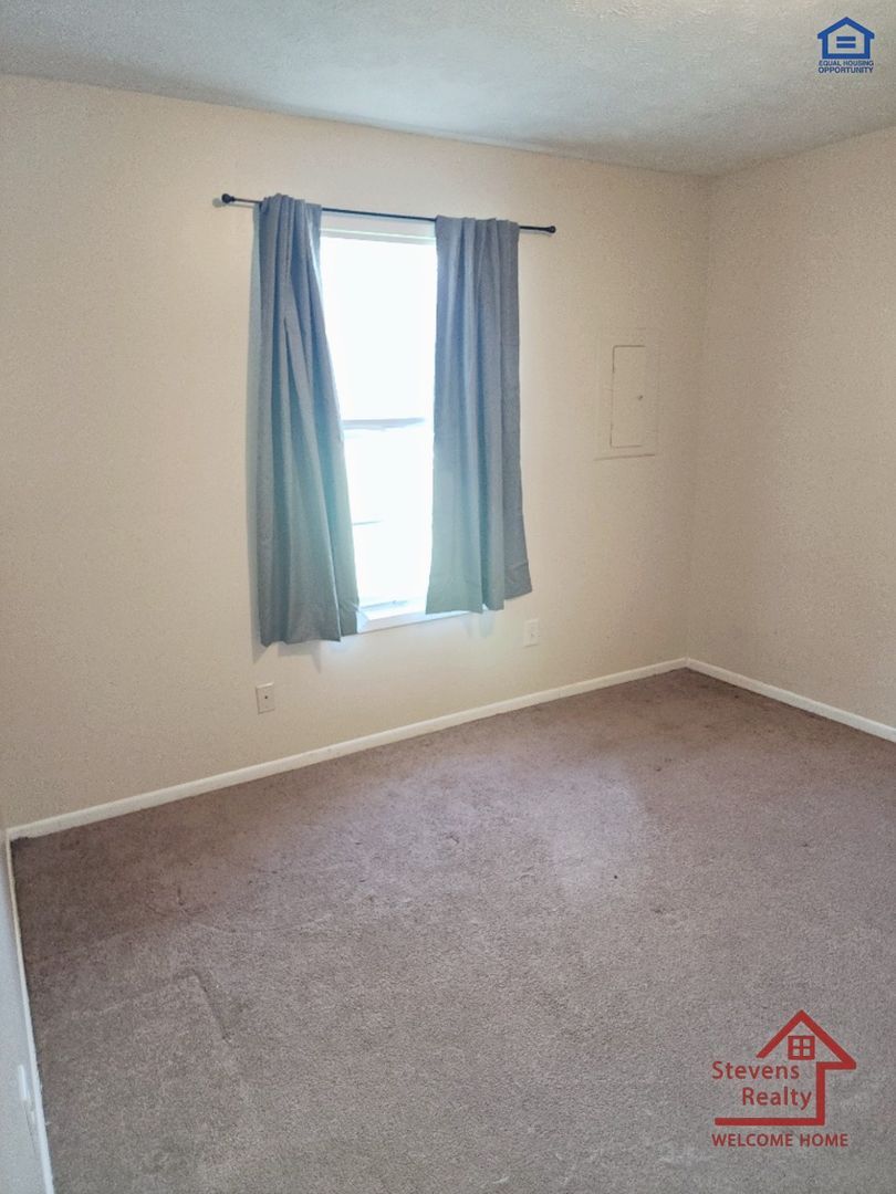 Building Photo - 401 Spruce Ave