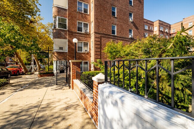 Building Photo - Connecticut Apartments