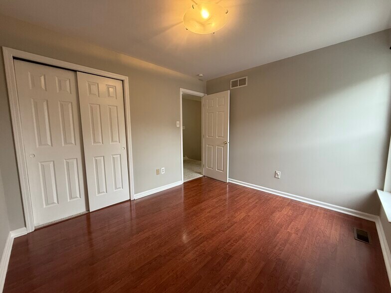 Bedroom 3 - 155 Weybridge Dr