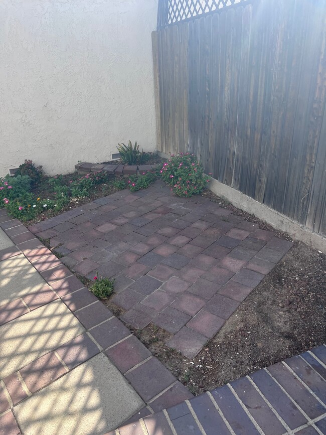 Beautiful patio for relaxing - 2356 Canyon Park Dr