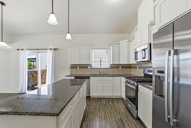 Building Photo - 13659 Everingham