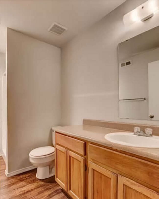 Building Photo - 747 Ponderosa Dr