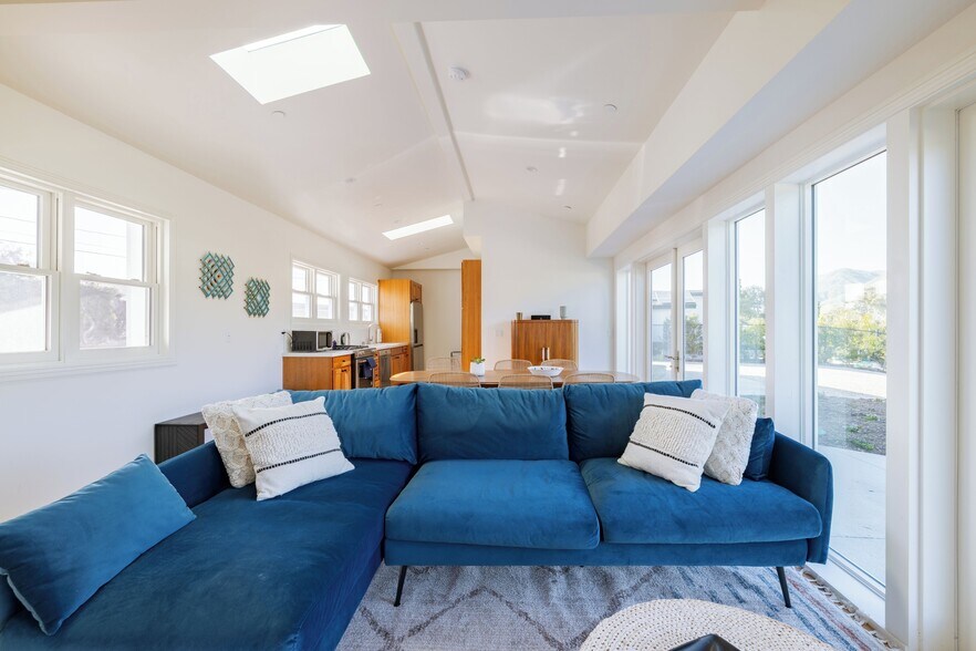 Building Photo - 6726 Wandermere Rd