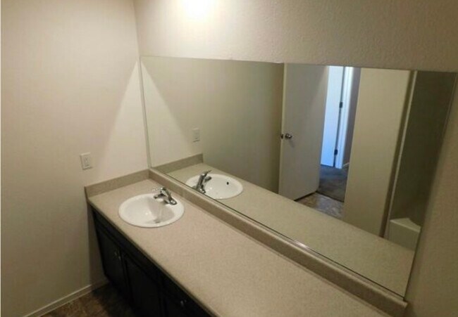 Building Photo - 10087 Emerald Edgewater Ct