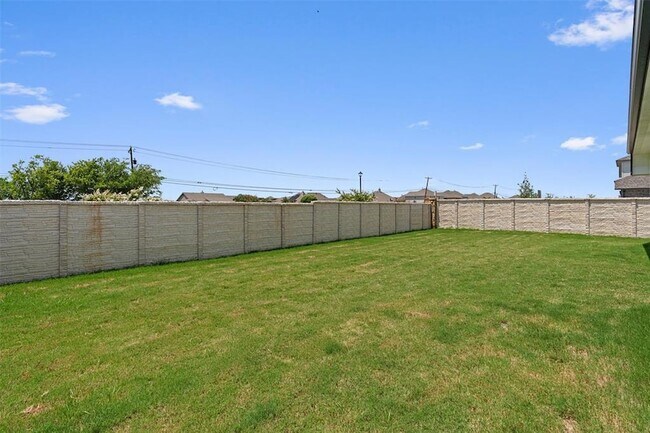 Building Photo - 20240 Smedley Dr