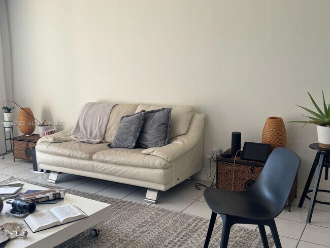 Building Photo - 18151 NE 31st Ct