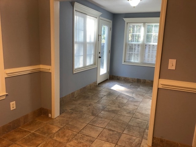 Building Photo - 905 Lowry Ct