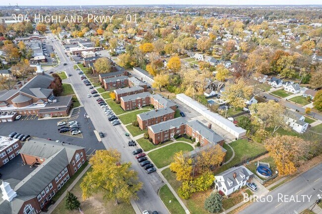 Building Photo - 304 Highland Pkwy