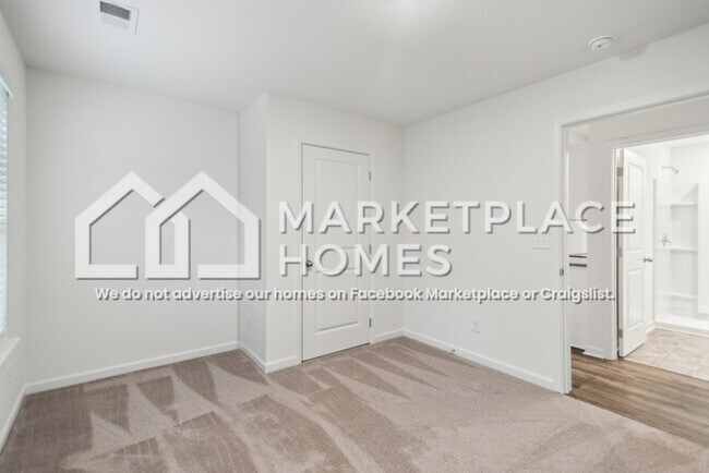 Building Photo - 2025 Southwood Cir