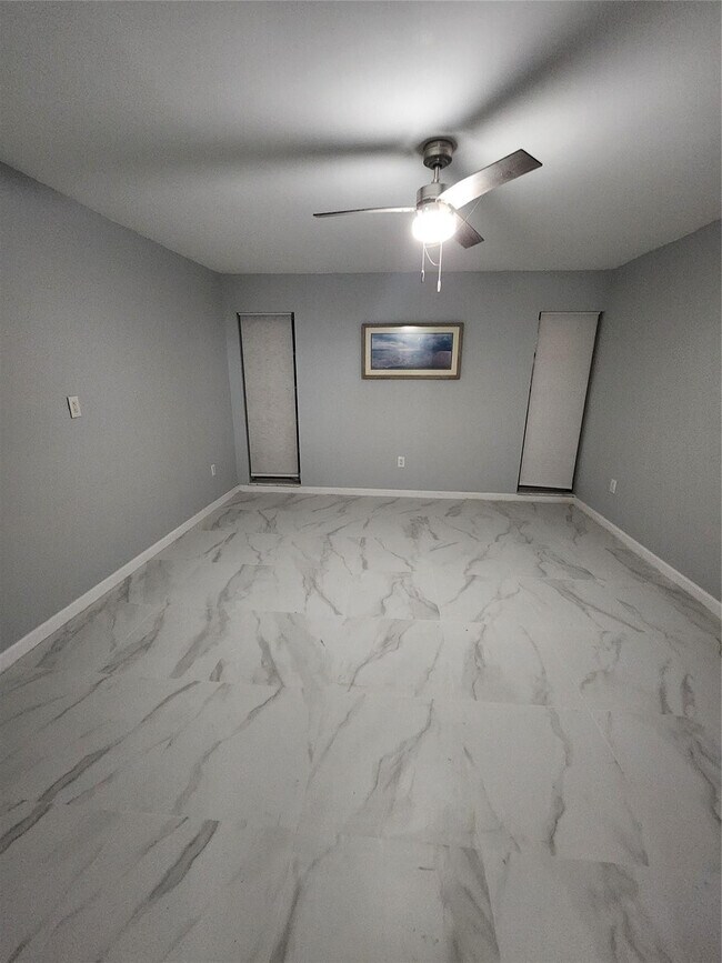 Building Photo - 485 N Pine Island Rd