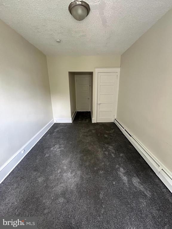 Building Photo - 303 Kenny St