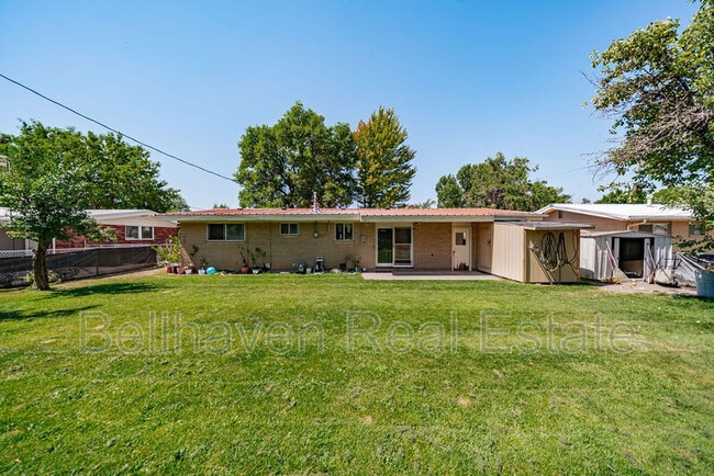 Building Photo - 618 Davidson Dr