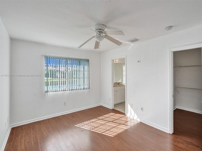Building Photo - 1215 Lucaya Dr