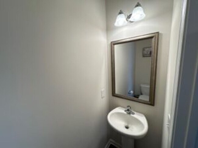 Building Photo - Beaufort Farms