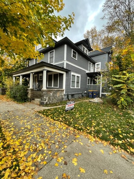 Primary Photo - 549 Logan St SE