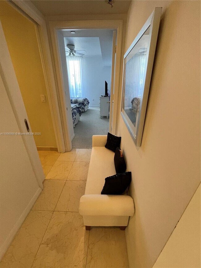 Building Photo - 9559 Collins Ave