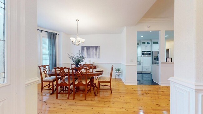 Building Photo - 100 Sweetbriar Lakes Dr