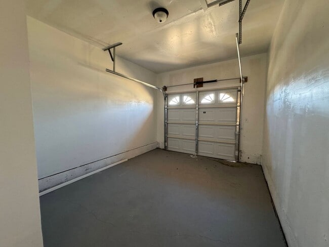 Building Photo - 1108 Duvall Dr