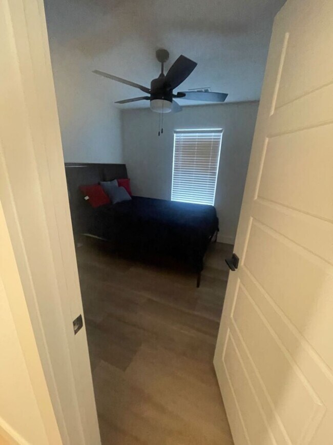 Building Photo - Bentonville Townhouse!