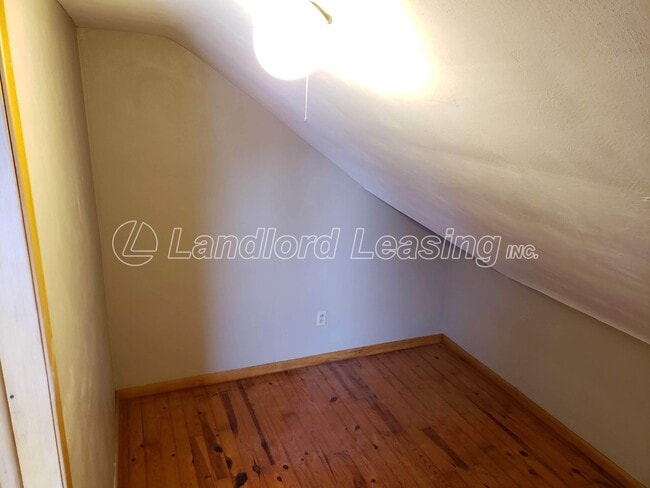 Building Photo - Spacious 4 Bedroom Home in Vermilion Near ...