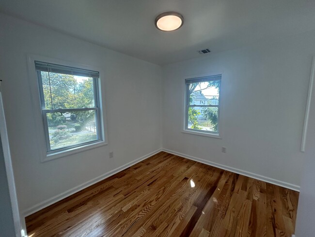 Building Photo - Huge, Newly Renovated House in Asbury Park!