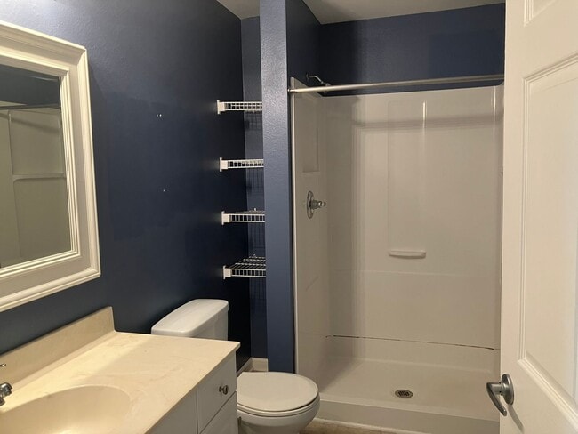 Building Photo - 3 BR / 3 BA @ Bridgepointe