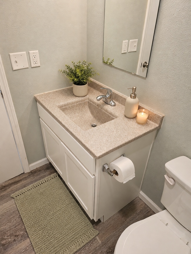 Interior Photo - Qube