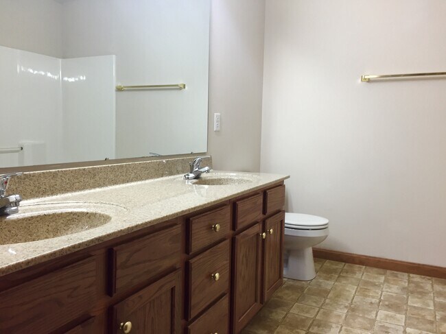 Building Photo - 260 W 44th St