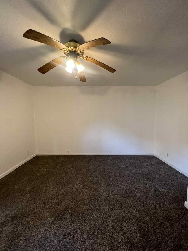 Building Photo - Newly Remodeled 3 Bedroom / 2 Bathroom Hom...