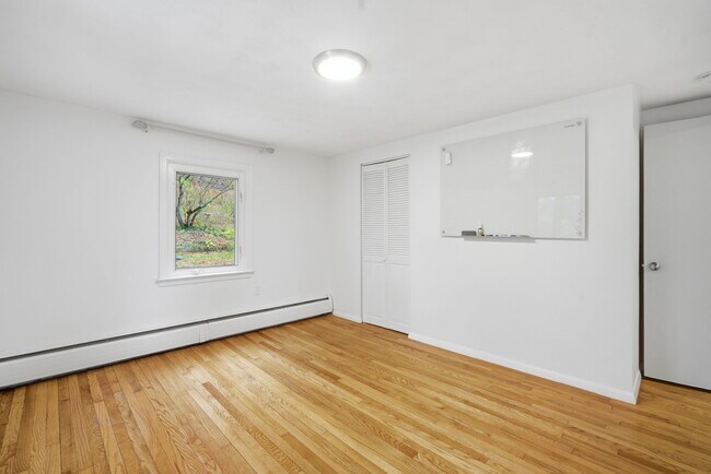 Building Photo - 1108 New Britain Ave