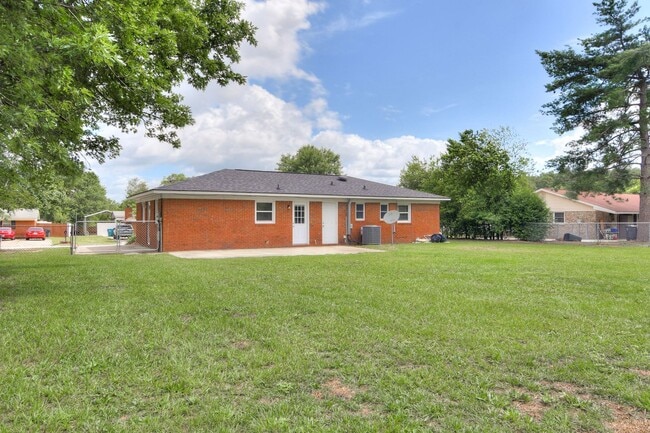 Building Photo - 3 Bedroom Ranch