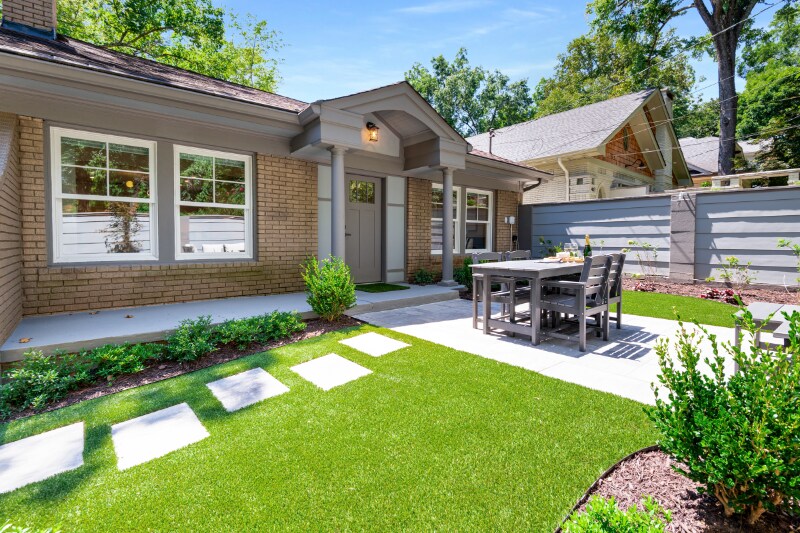 Building Photo - 413 8th St NE