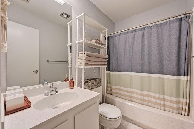 Building Photo - 2503 Howellwood Wy