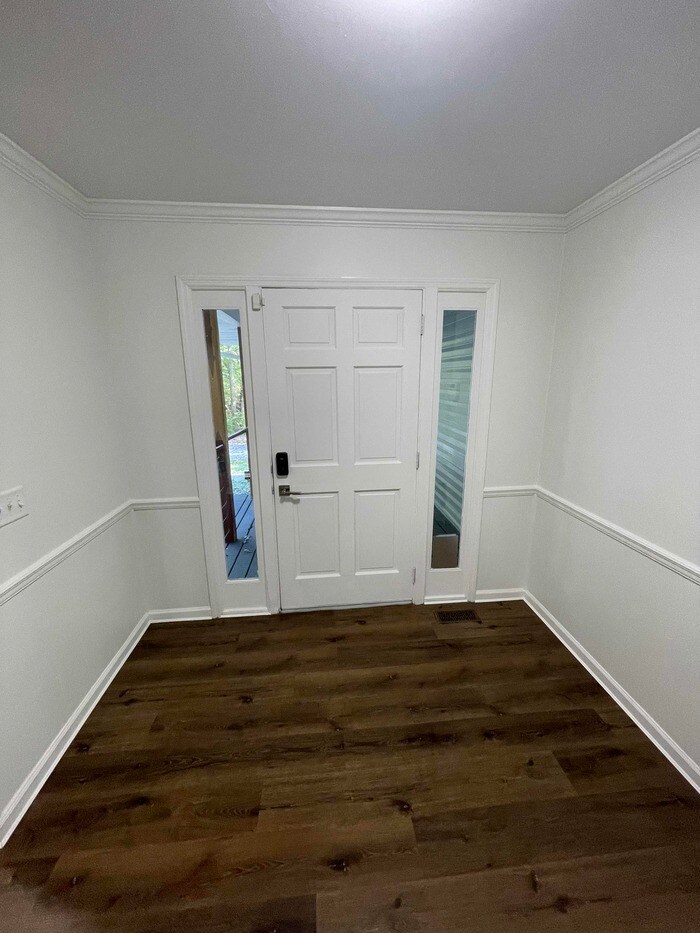 Building Photo - 2110 Bracey Cir