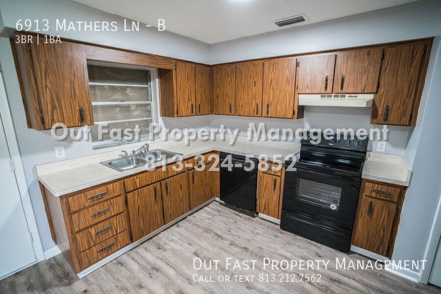 Building Photo - 6913 Mathers Ln