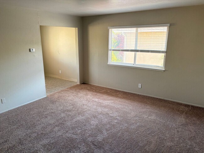 Building Photo - 5635 Hoffman Ct