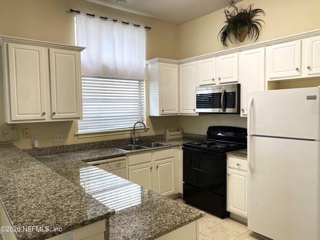 Building Photo - 120 Seminole Rd