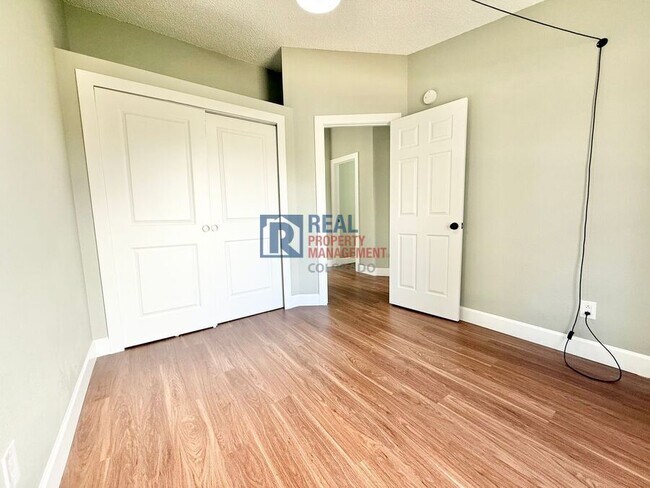 Building Photo - 3805 Smoke Tree Dr