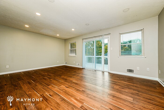 Building Photo - 620 Crestmont Ct