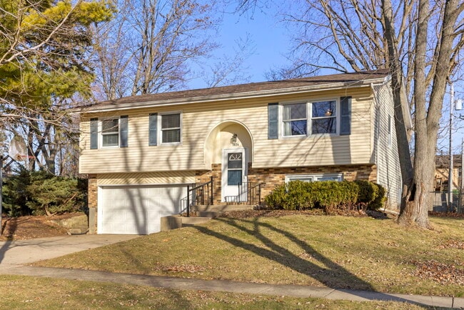 Building Photo - 1614 Lucylle Ave