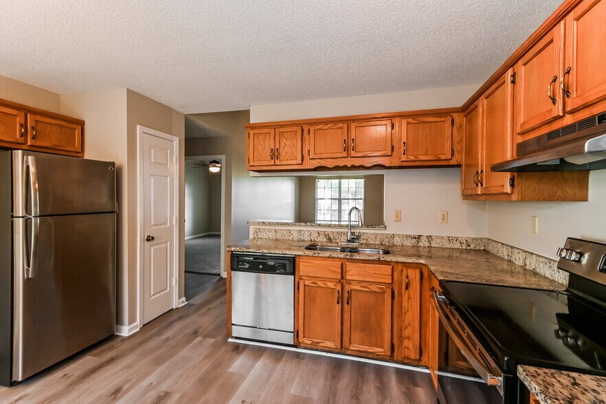 Building Photo - 6205 Liberty Estates Dr