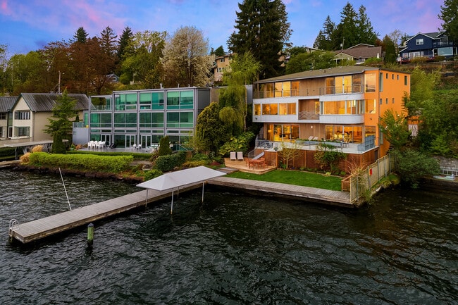 Building Photo - 10514 Riviera Pl NE