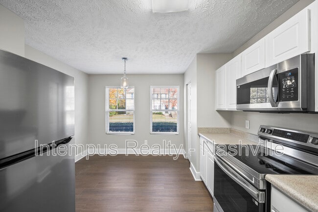 Building Photo - 5856 Monroe Crossing