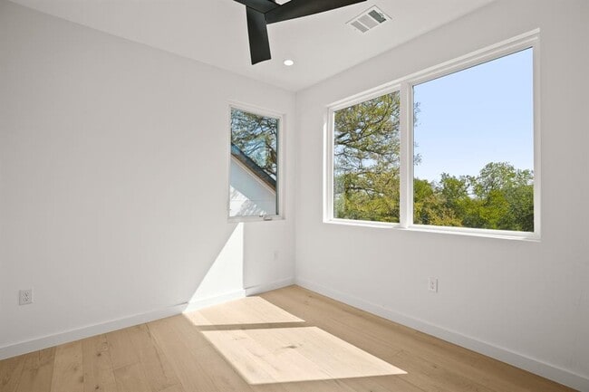 Building Photo - 1714 Woodland Ave