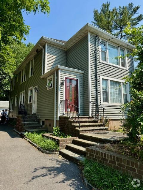 Building Photo - 89 Glen Cove Ave