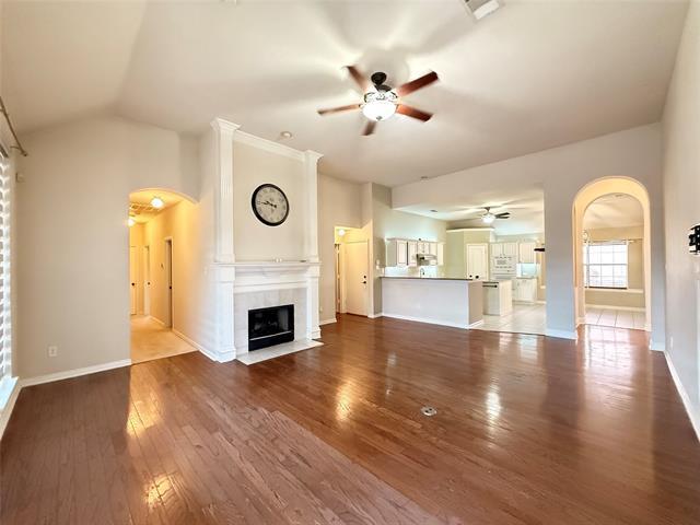 Building Photo - 1221 Hillcrest Dr