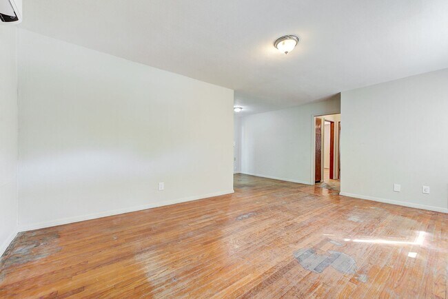 Building Photo - 2 bedroom 1 bath - Del City