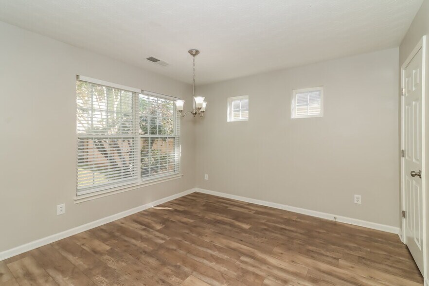 Building Photo - 236 Arrowhead Dr