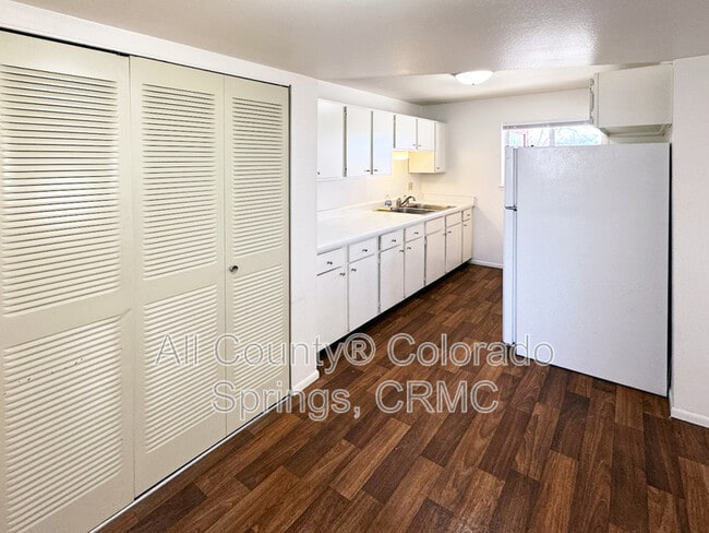 Building Photo - 1105 Cree Dr